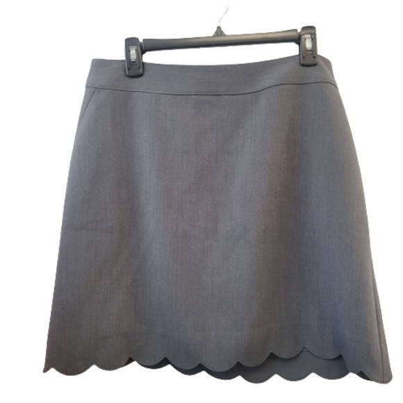 LOFT Dresses & Skirts - LOFT Petite Gray Scalloped Skirt Career Wear Skirt Size NWT 10P